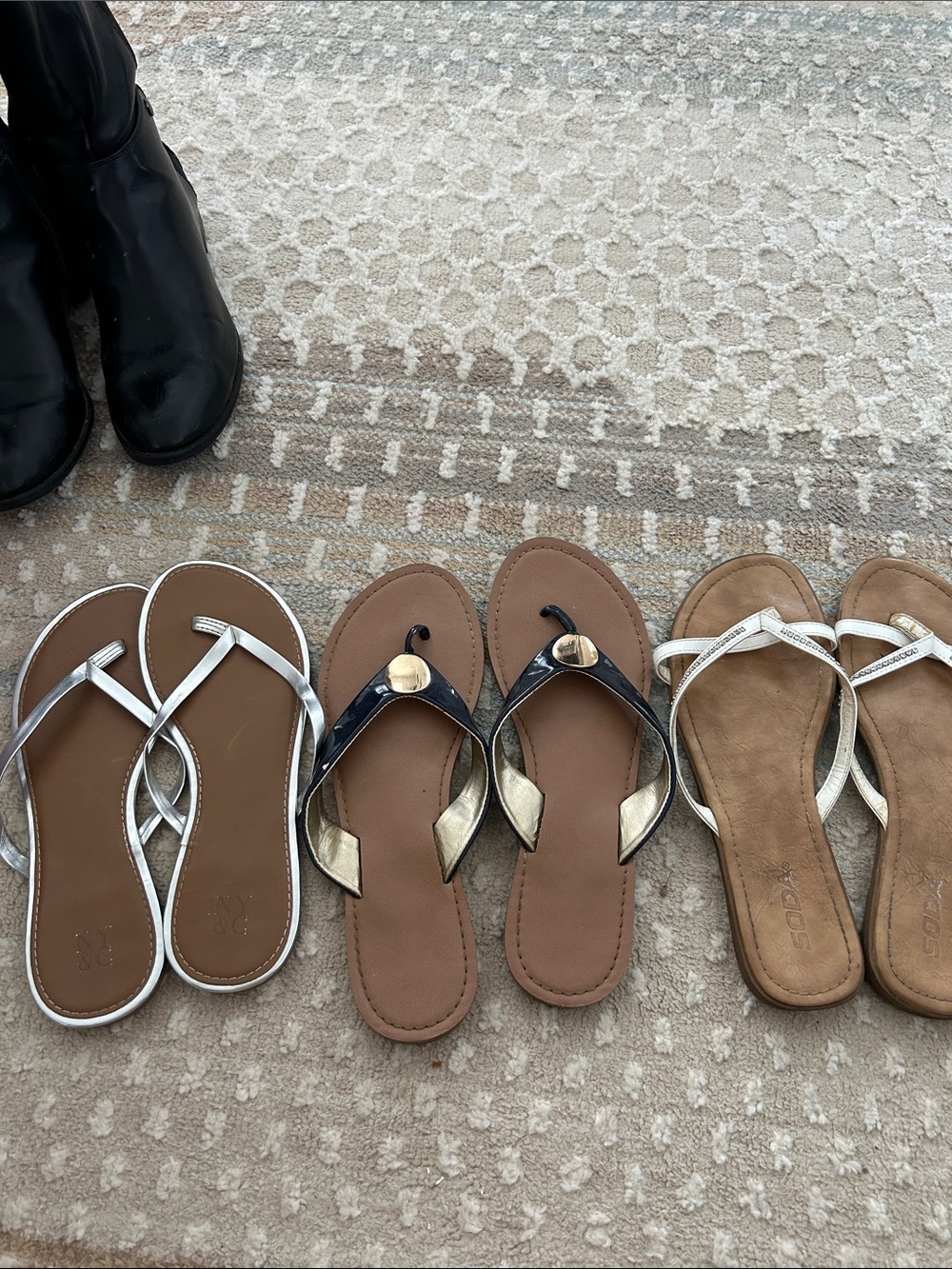 Women’s Black and Gold Thong Sandals - Versatile Summer Flip Flops